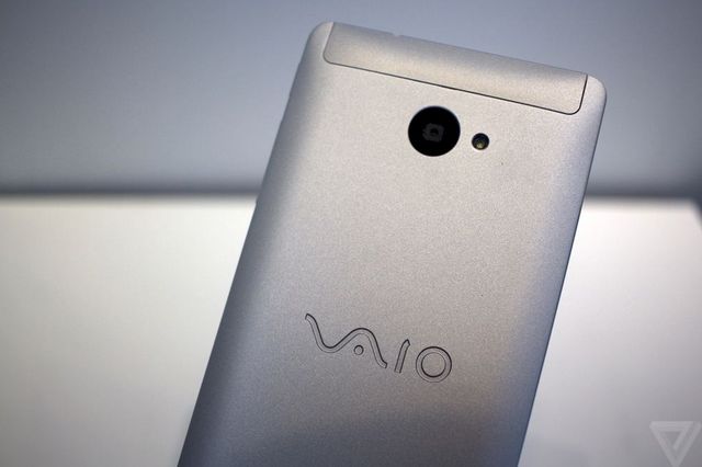 Обзор VAIO Phone Biz: металлический смартфон на Windows 10