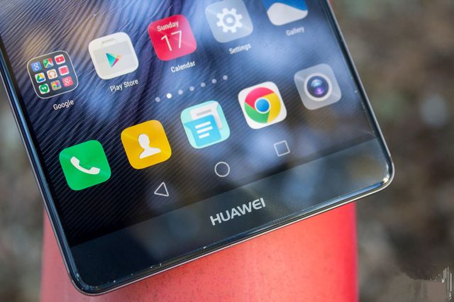 Будущие смартфоны Huawei будут поставляться с 2K дисплеями для виртуальной реальности